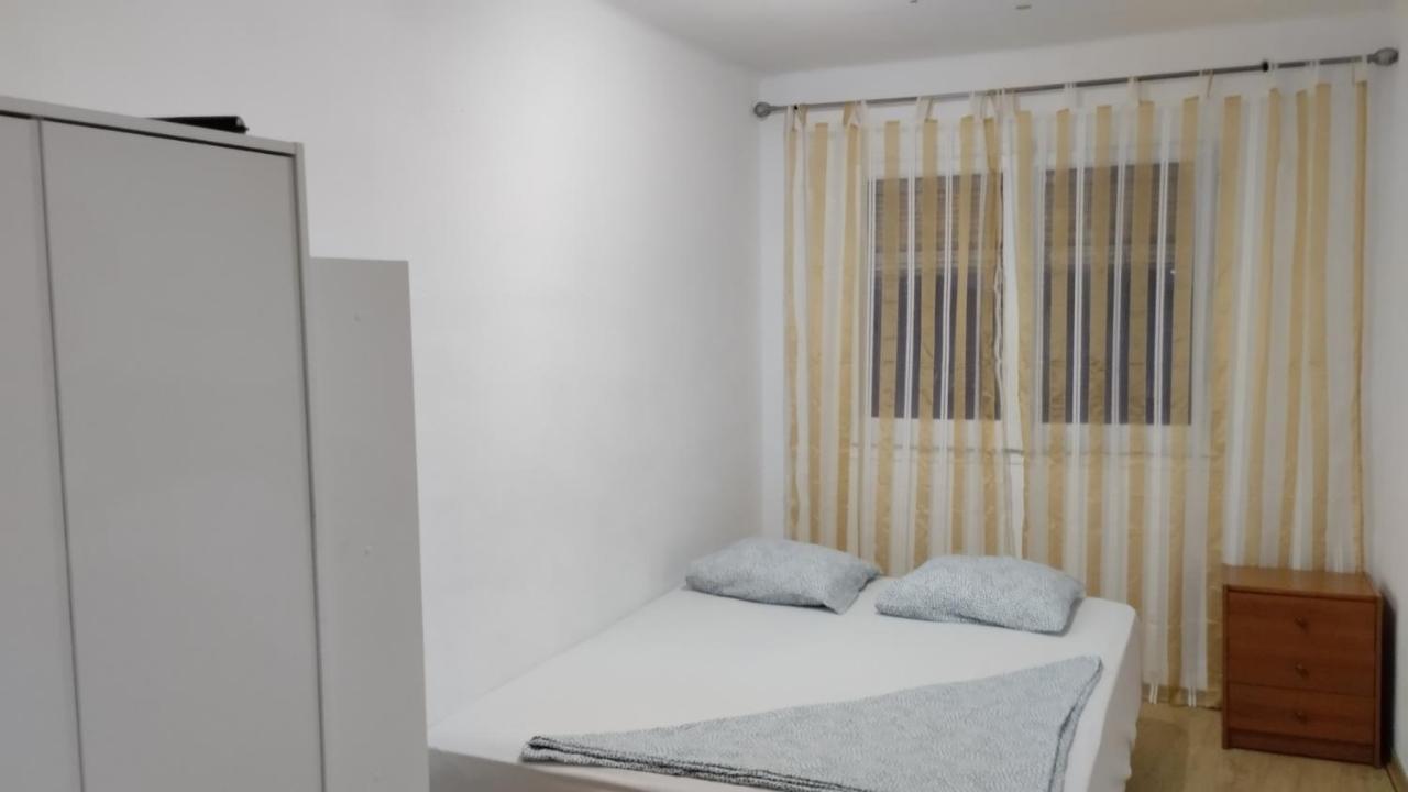 Metro La Salut Apartment Badalona Exterior photo
